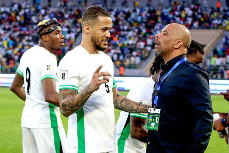 William Troost-Ekong (center left) and Coach Eric Chelle ( right) of Nigeria during the Men FIFA World Cup qualifiers [Photo credit/Imago]
