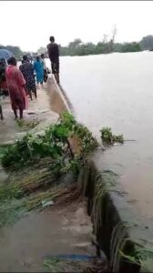 Don’t drive to Benin City via Ore… monster flood take over expressway